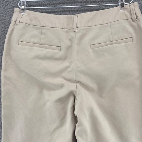 Chicos Shorts Womens 0.5 US 6 Ivory Chino Bermuda Stretch Pocket Everyday Casual - Picture 4 of 12